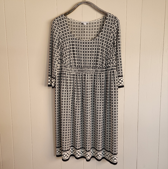 Dressbarn Woman dress slinky stretchy knit scoop neck geometric black ivory 14W - Picture 1 of 11